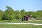 abris dans le parc de la haute ile