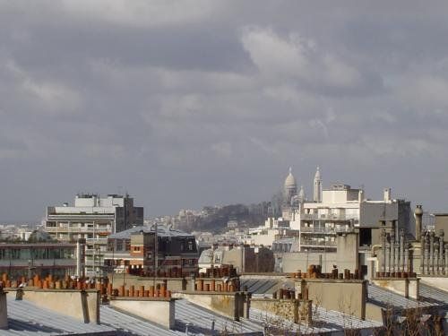 Vue depuis l'htel Ermitage Paris 20me