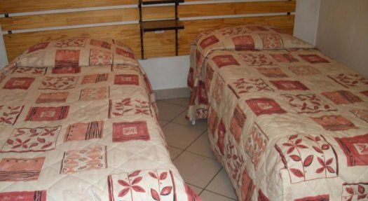 Htel Victor Hugo  Aubervilliers chambre