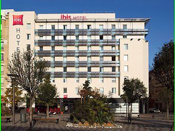 Htel Ibis Paris Porte de Clichy Centre